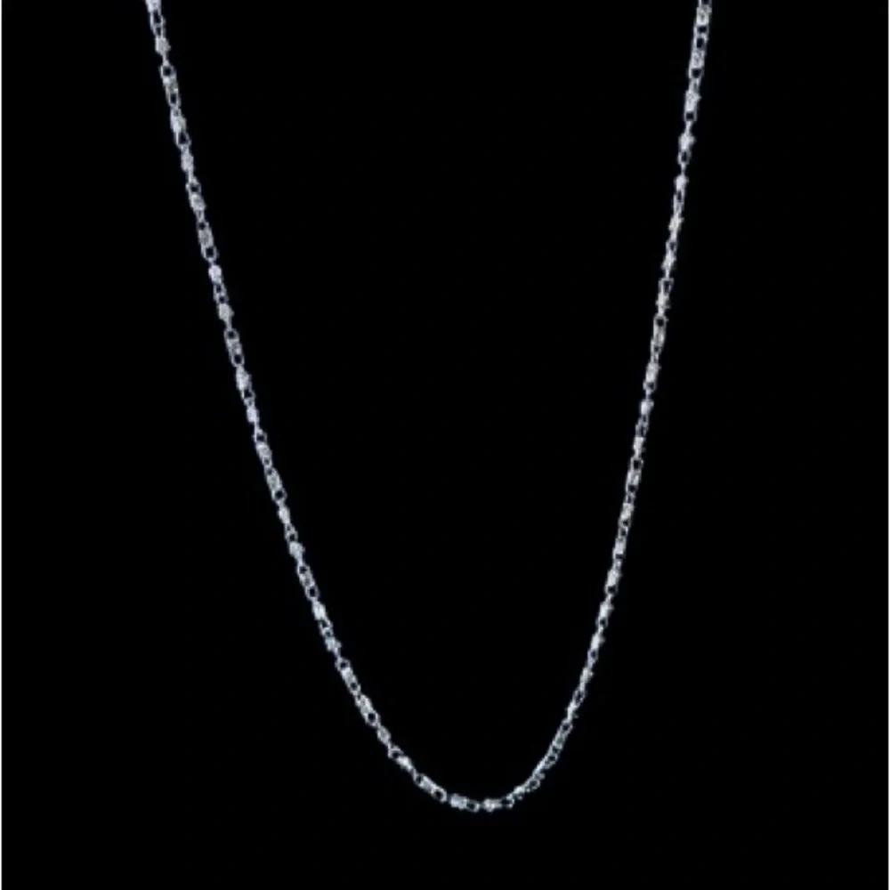 😊Bundle 2 or More for 50% off+$4.99 Shipping! 
Vintage 48” Silver Chain Necklace - Picture 2 of 5